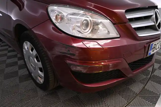 Punainen Tila-auto, Mercedes-Benz B – BCZ-584