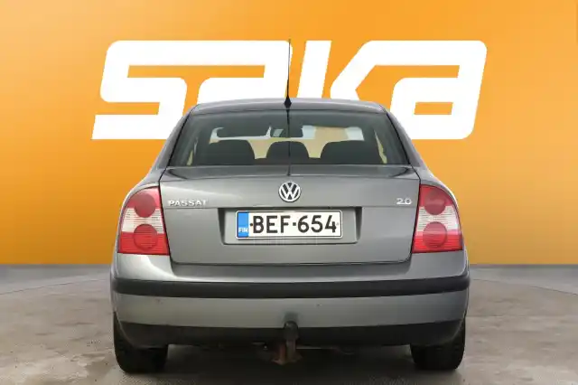 Harmaa Sedan, Volkswagen Passat – BEF-654