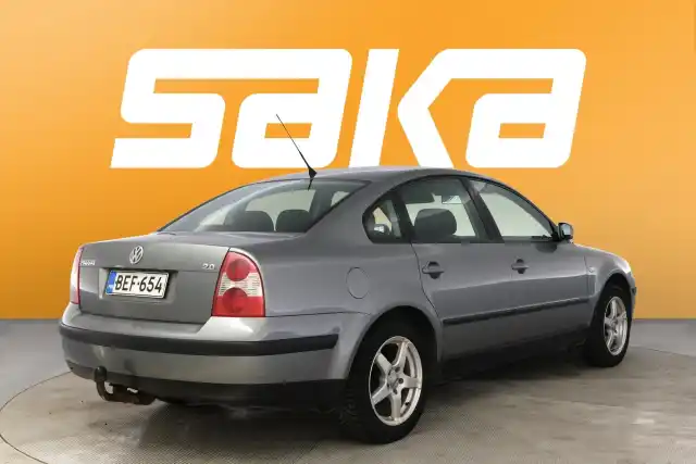 Harmaa Sedan, Volkswagen Passat – BEF-654