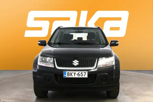 Musta Maastoauto, Suzuki Grand Vitara – BKY-657