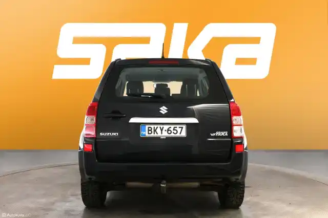 Musta Maastoauto, Suzuki Grand Vitara – BKY-657