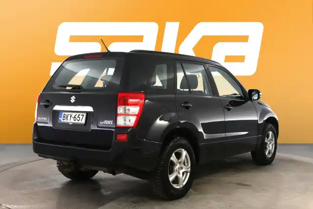 Musta Maastoauto, Suzuki Grand Vitara – BKY-657