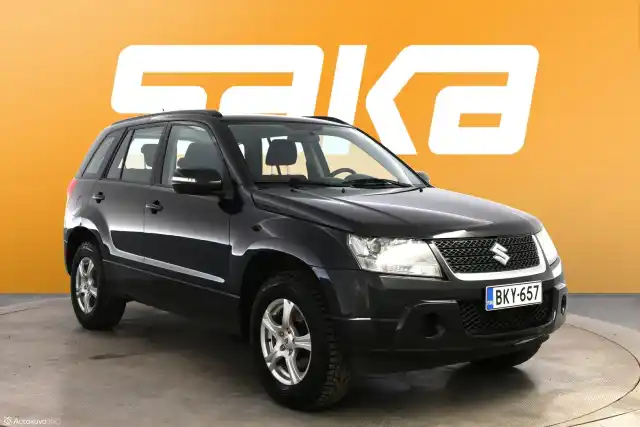 Musta Maastoauto, Suzuki Grand Vitara – BKY-657