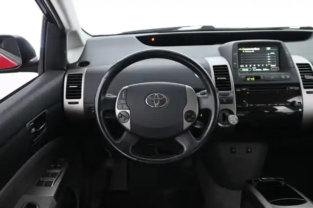 Punainen Viistoperä, Toyota Prius – BKZ-647