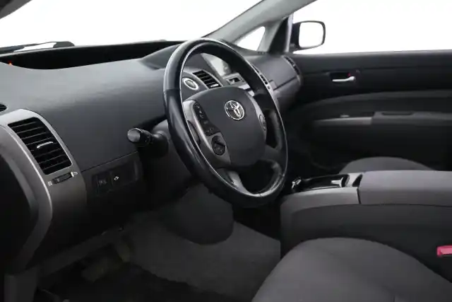 Punainen Viistoperä, Toyota Prius – BKZ-647