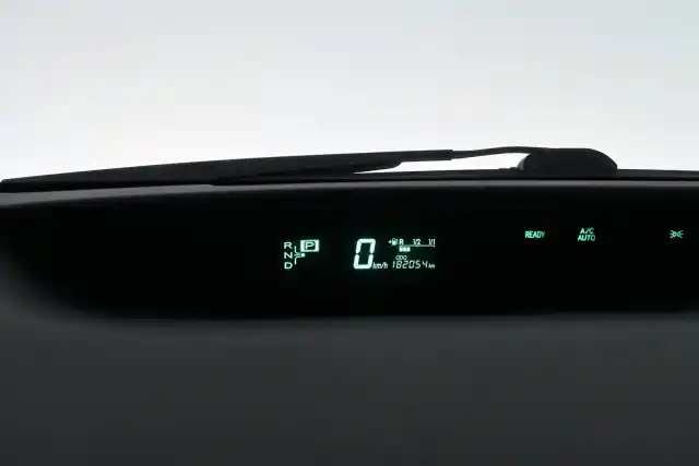 Punainen Viistoperä, Toyota Prius – BKZ-647