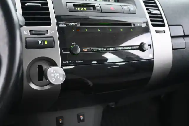 Punainen Viistoperä, Toyota Prius – BKZ-647