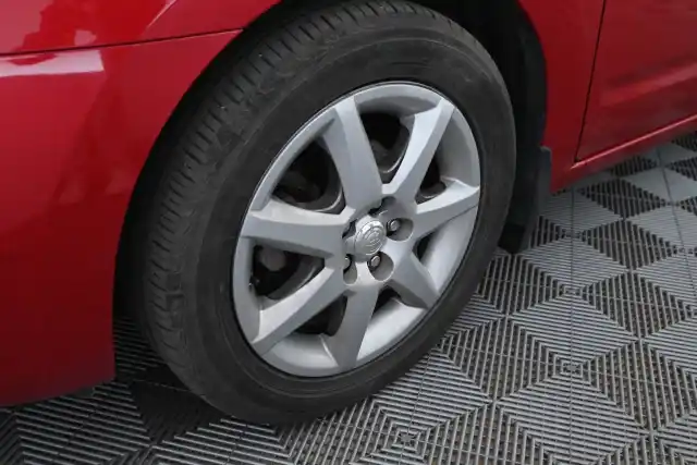 Punainen Viistoperä, Toyota Prius – BKZ-647