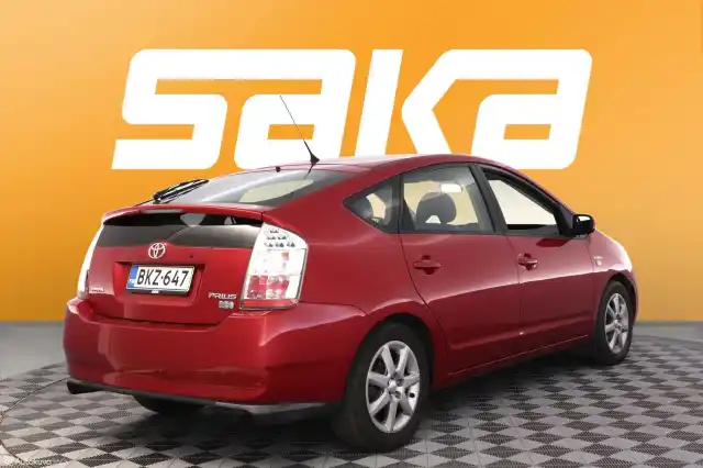 Punainen Viistoperä, Toyota Prius – BKZ-647