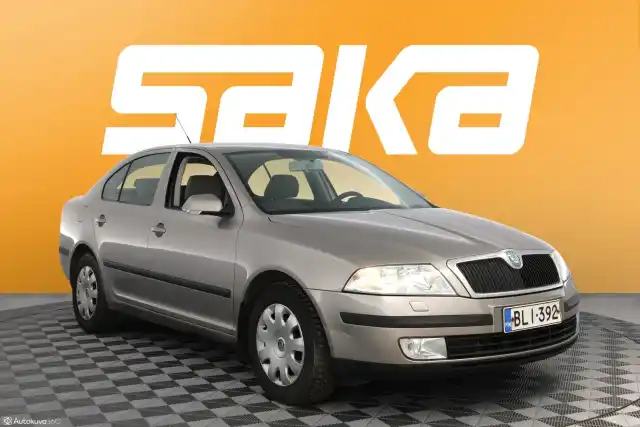 Ruskea Sedan, Skoda Octavia – BLI-392