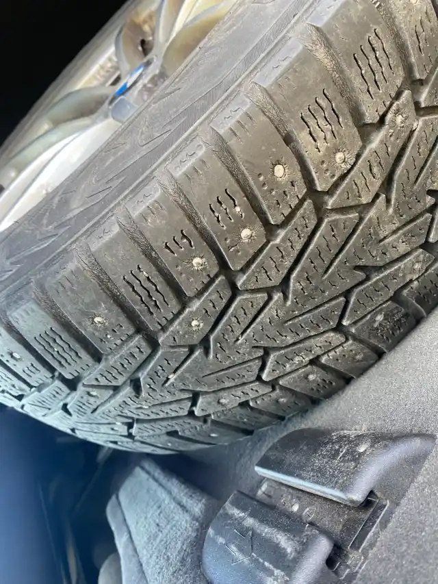 Vihreä Farmari, BMW 320 – BMG-871
