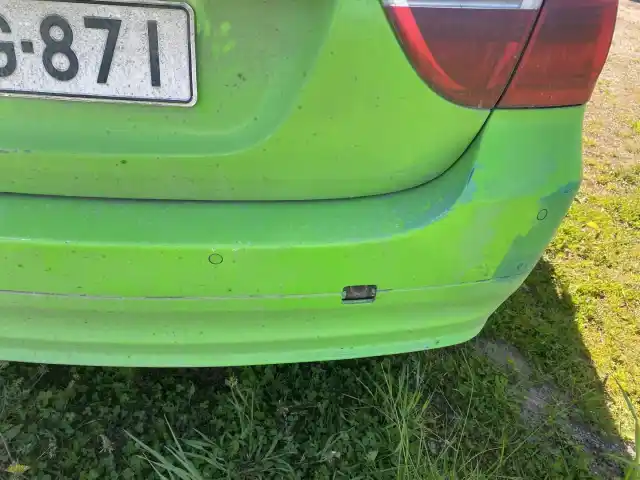Vihreä Farmari, BMW 320 – BMG-871