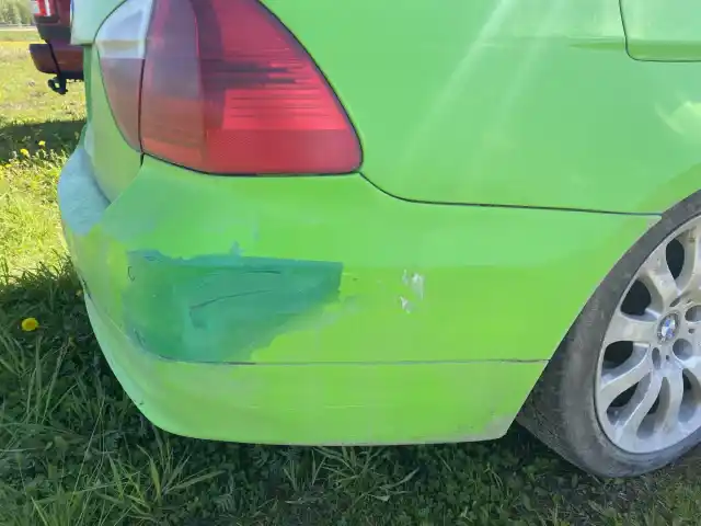 Vihreä Farmari, BMW 320 – BMG-871