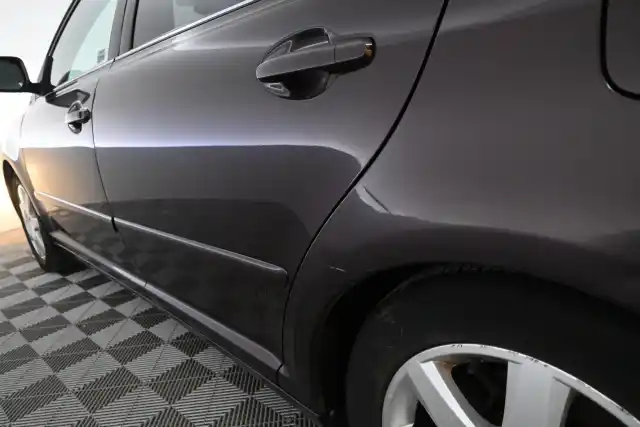 Punainen Farmari, Toyota Avensis – BMY-648