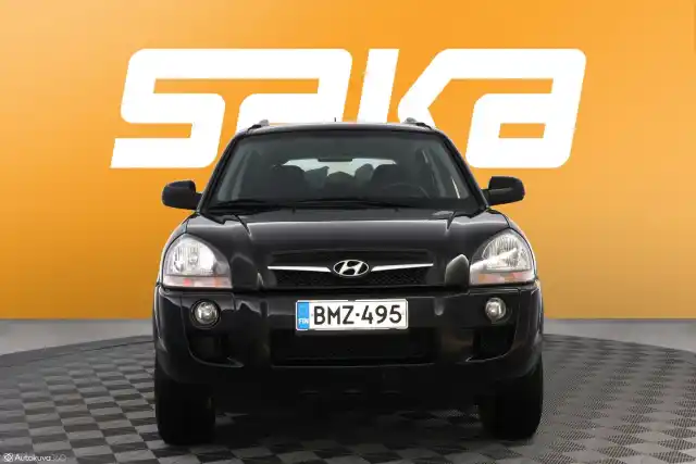 Musta Maastoauto, Hyundai Tucson – BMZ-495