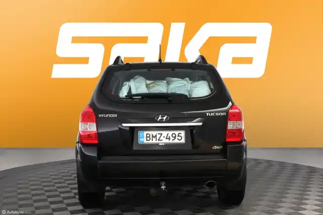 Musta Maastoauto, Hyundai Tucson – BMZ-495