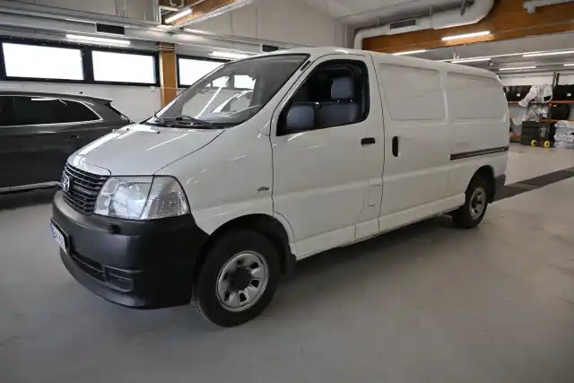 Valkoinen Pakettiauto, Toyota Hiace – BNI-683