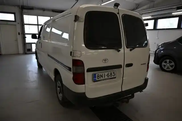 Valkoinen Pakettiauto, Toyota Hiace – BNI-683
