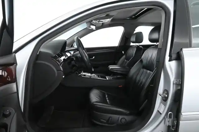 Hopea Sedan, Audi A8 – BOA-777