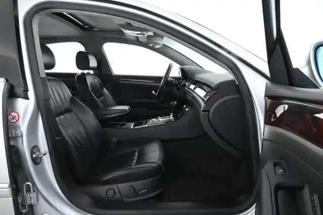 Hopea Sedan, Audi A8 – BOA-777