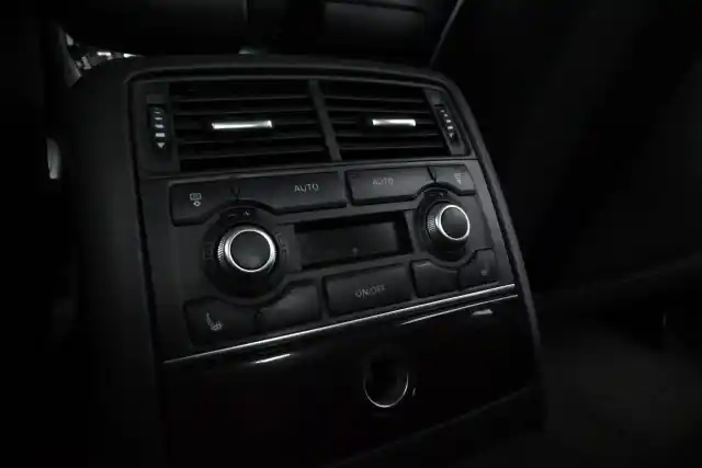 Hopea Sedan, Audi A8 – BOA-777