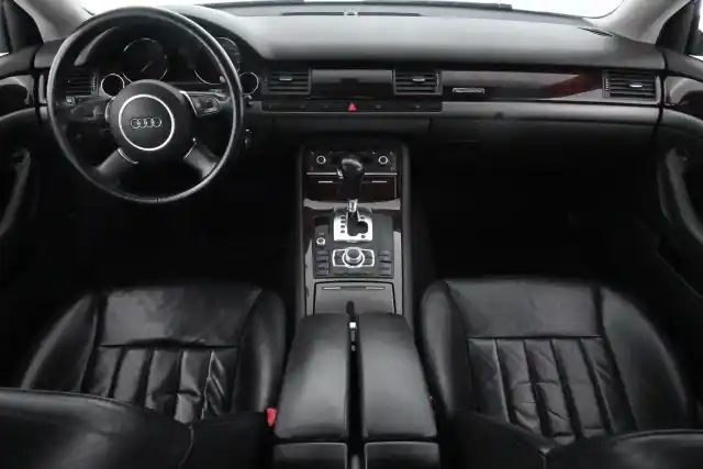 Hopea Sedan, Audi A8 – BOA-777