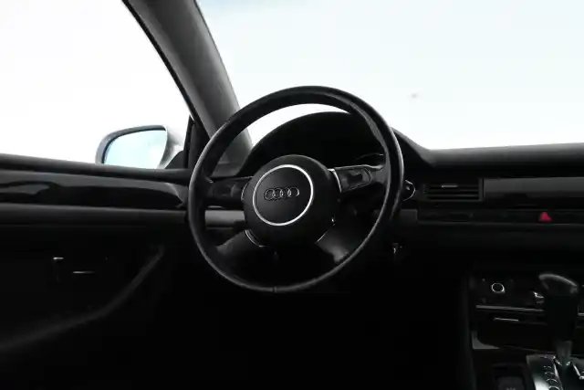 Hopea Sedan, Audi A8 – BOA-777