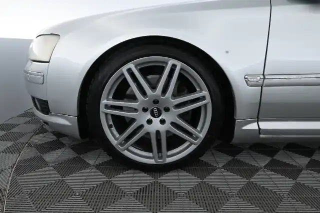 Hopea Sedan, Audi A8 – BOA-777