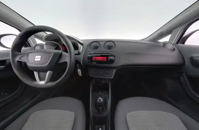 Harmaa Farmari, Seat IBIZA – BOB-630