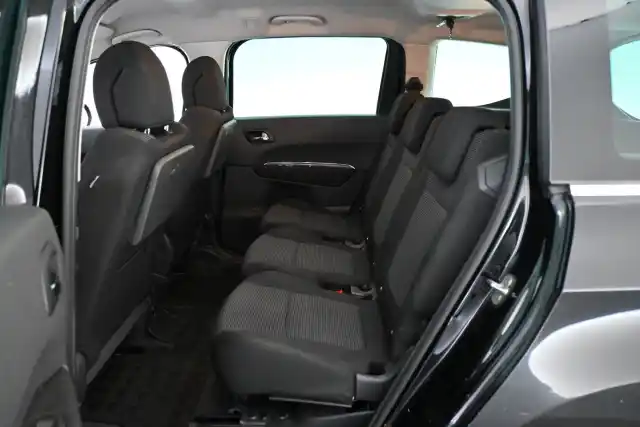 Musta Tila-auto, Peugeot 5008 – BOH-826