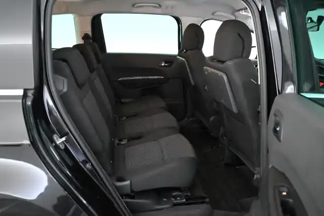 Musta Tila-auto, Peugeot 5008 – BOH-826