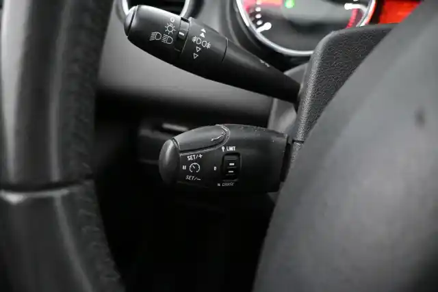 Musta Tila-auto, Peugeot 5008 – BOH-826
