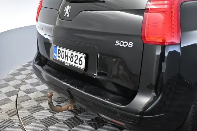 Musta Tila-auto, Peugeot 5008 – BOH-826