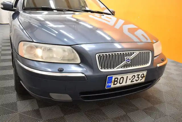 Sininen Farmari, Volvo V70 – BOI-239