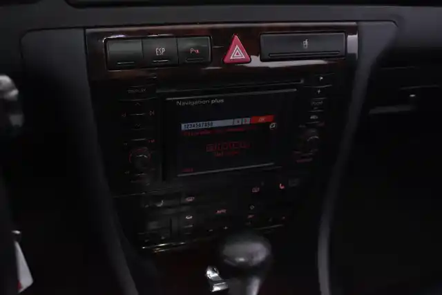 Musta Farmari, Audi S6 – BOL-828