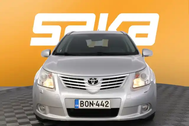 Hopea Farmari, Toyota Avensis – BON-442