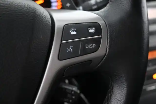 Hopea Farmari, Toyota Avensis – BON-442