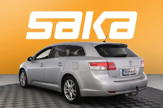 Hopea Farmari, Toyota Avensis – BON-442
