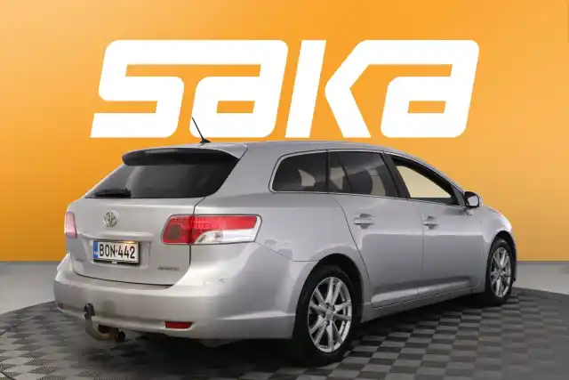 Hopea Farmari, Toyota Avensis – BON-442