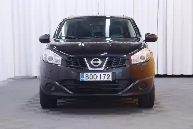 Musta Maastoauto, Nissan Qashqai+2 – BOO-172