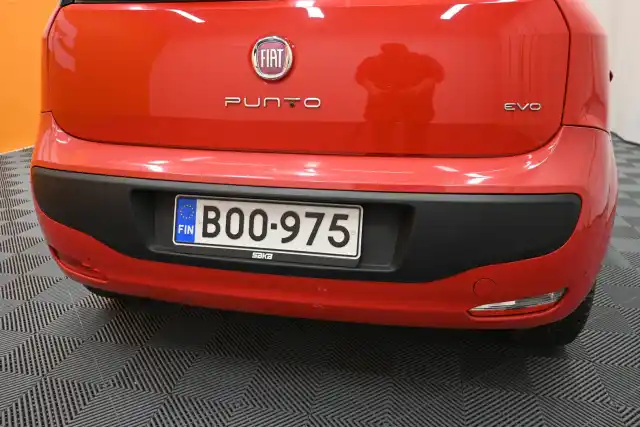 Punainen Viistoperä, Fiat Punto Evo – BOO-975