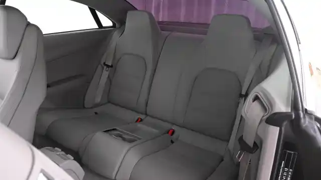 Musta Coupe, Mercedes-Benz E – BOR-307