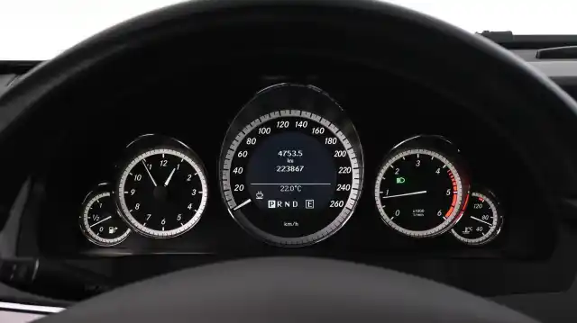 Musta Coupe, Mercedes-Benz E – BOR-307