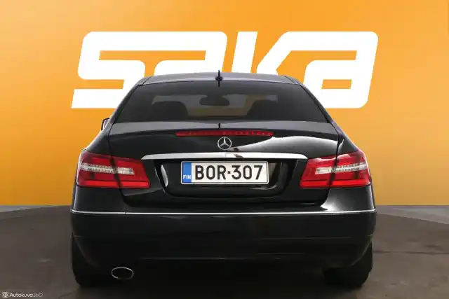 Musta Coupe, Mercedes-Benz E – BOR-307