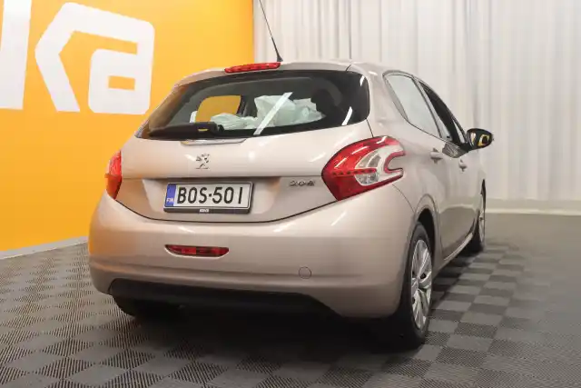 Harmaa Viistoperä, Peugeot 208 – BOS-501