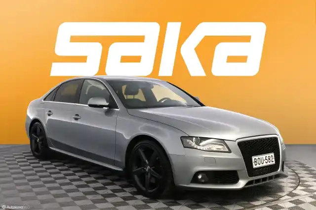 Harmaa Sedan, Audi A4 – BOU-582
