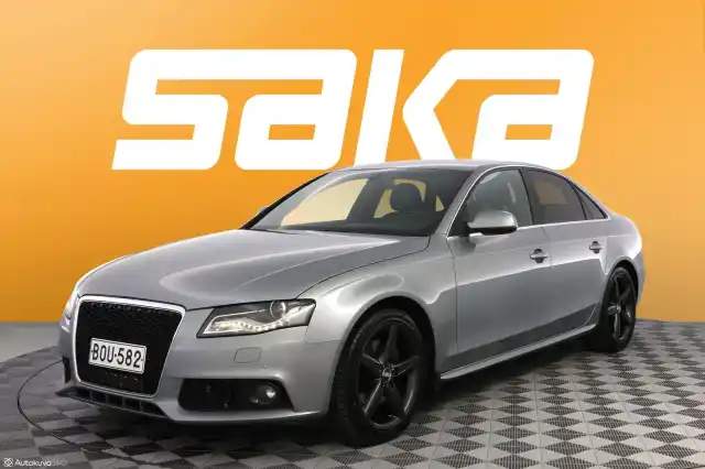 Harmaa Sedan, Audi A4 – BOU-582