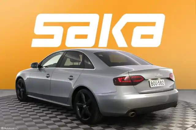 Harmaa Sedan, Audi A4 – BOU-582