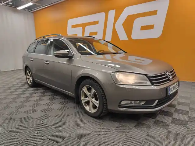 Ruskea (beige) Farmari, Volkswagen Passat – BOU-659