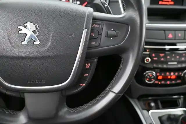 Harmaa Sedan, Peugeot 508 – BOV-244